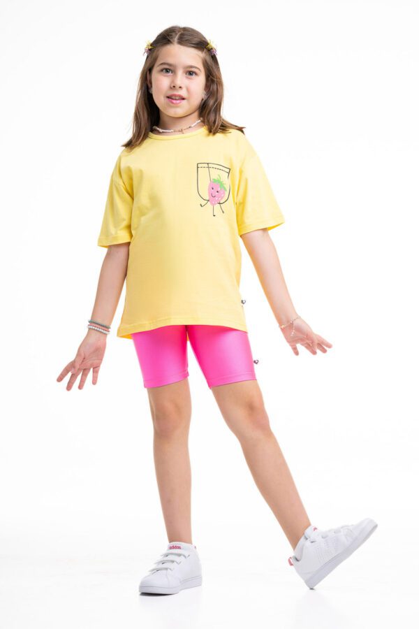 Βαμβακερό oversized T-shirt για κορίτσια με στάμπα “STRAWBERRY POCKET”